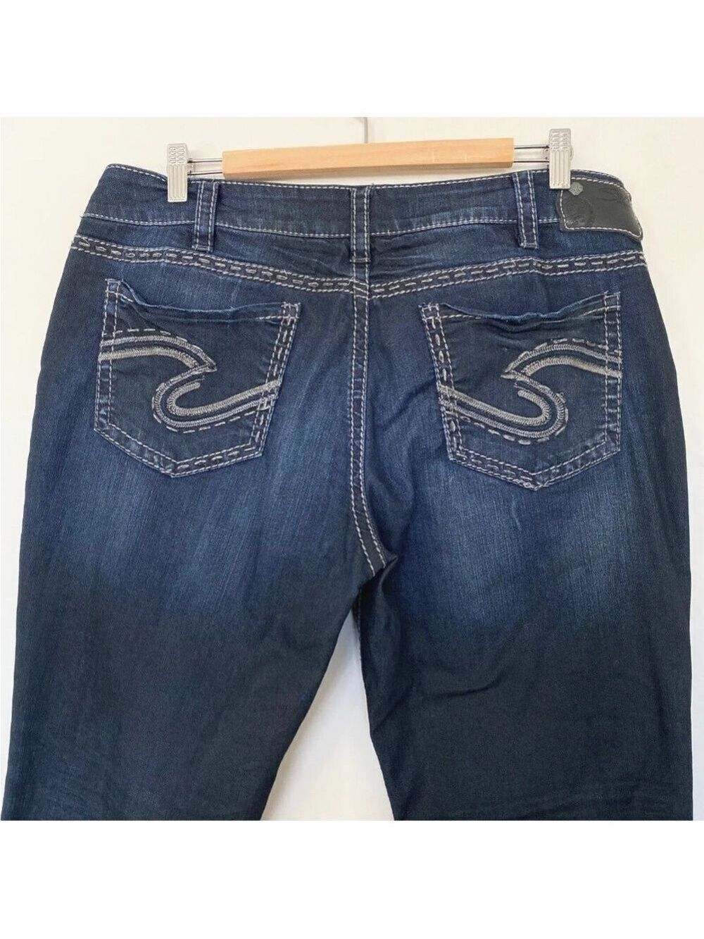 Silver Suki Baby Boot Jeans Women's Sz 36x31 Thick Stitching Dark Denim